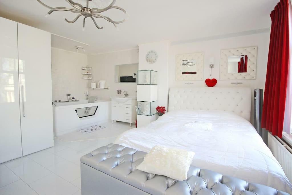 White Luxury Penthouse In City Centre Amsterdam Zewnętrze zdjęcie